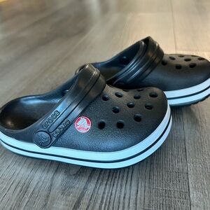 CROCS Black Sandals with Foam Resin and Ventilation